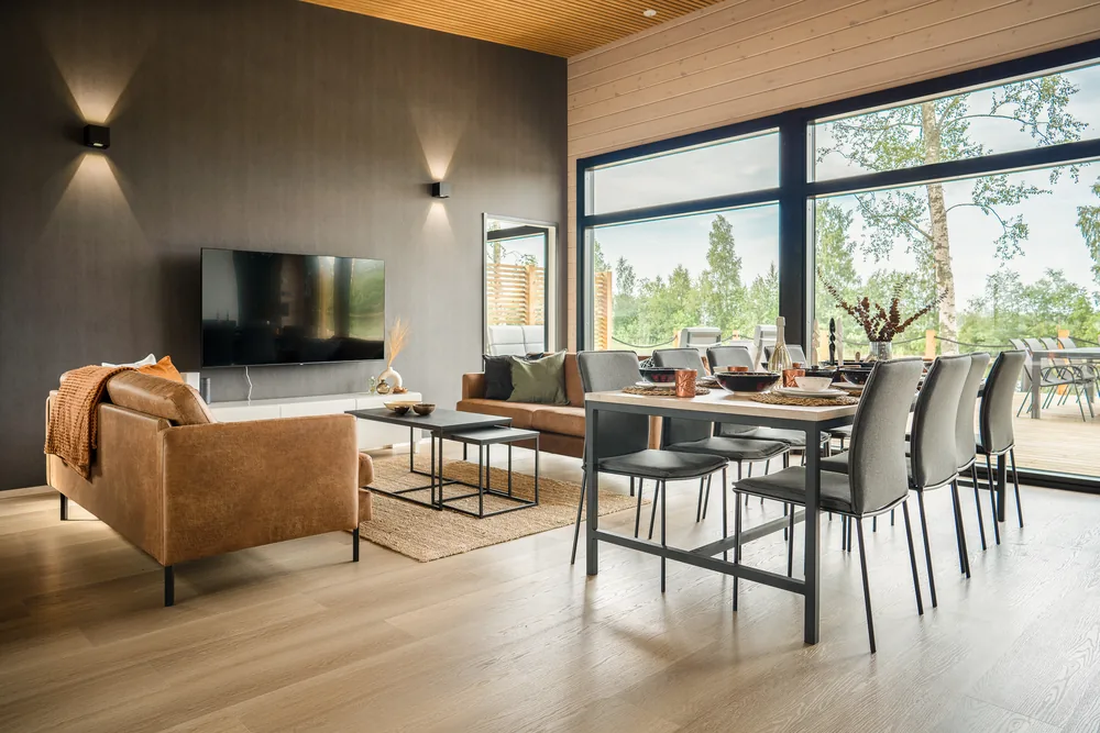 Villa Suiston kokoustila keittiön yhteydessä